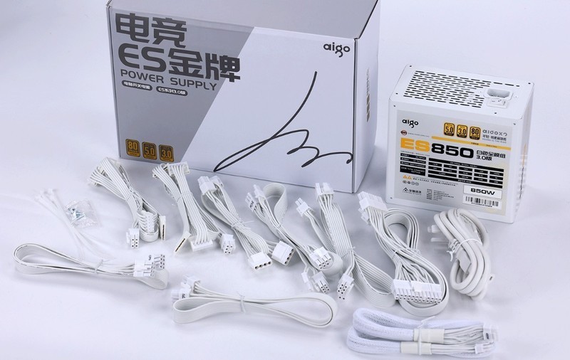 好看不止一面，14700K+4070Ti S+爱国者星璨大岚打造高颜值海景房