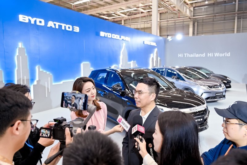 比亚迪打响出海又一枪！泰国工厂竣工并下线第800万辆新能源汽车