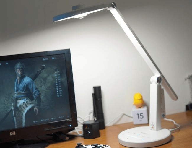 儿童护眼灯真的护眼吗？劣质儿童护眼灯的隐形危害，你可能忽视了