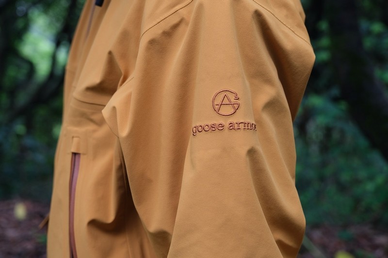 山野间的守护者：天石狼塔冲锋衣深度测评