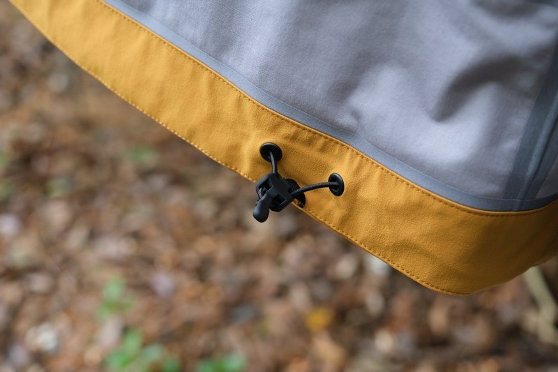 山野间的守护者：天石狼塔冲锋衣深度测评