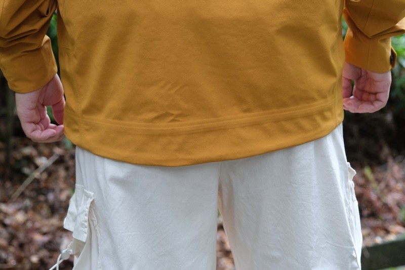 山野间的守护者：天石狼塔冲锋衣深度测评