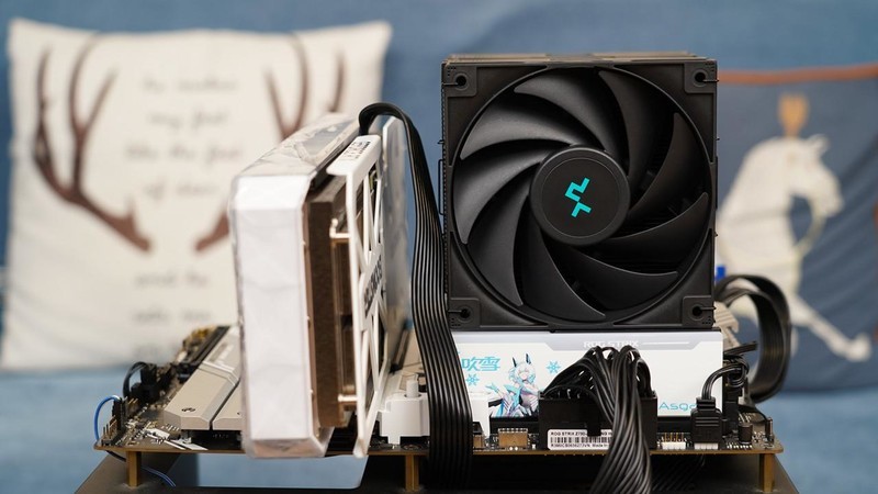 经典IP再升级，九州风神 大霜塔数显版散热器体验分享