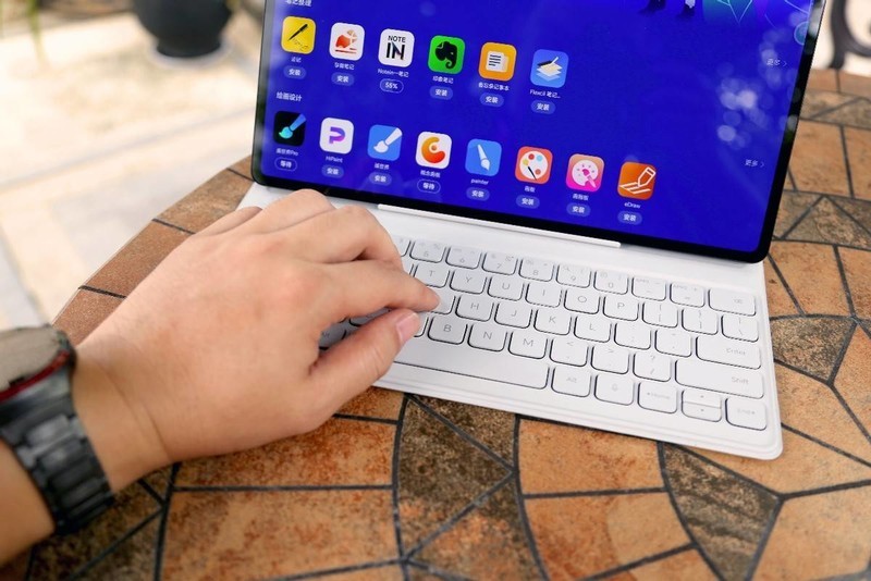 旗舰平板怎么做？看看荣耀平板MagicPad2