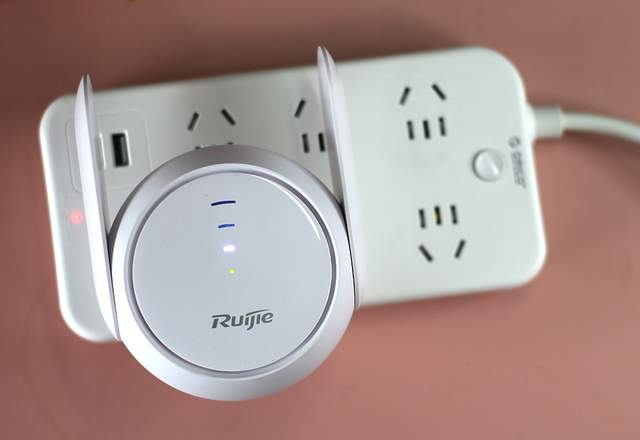 网络更强劲游戏更稳定，锐捷小兔子MESH放大器