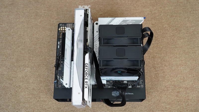 经典IP再升级，九州风神 大霜塔数显版散热器体验分享