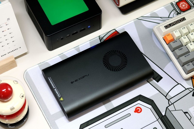 迷你主机能畅玩3A游戏？ONEXGPU壹号显卡评测，巴掌大小接口丰富