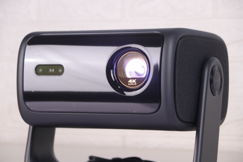 护眼三色光源，真4K不虚标！当贝F7 Pro评测分享