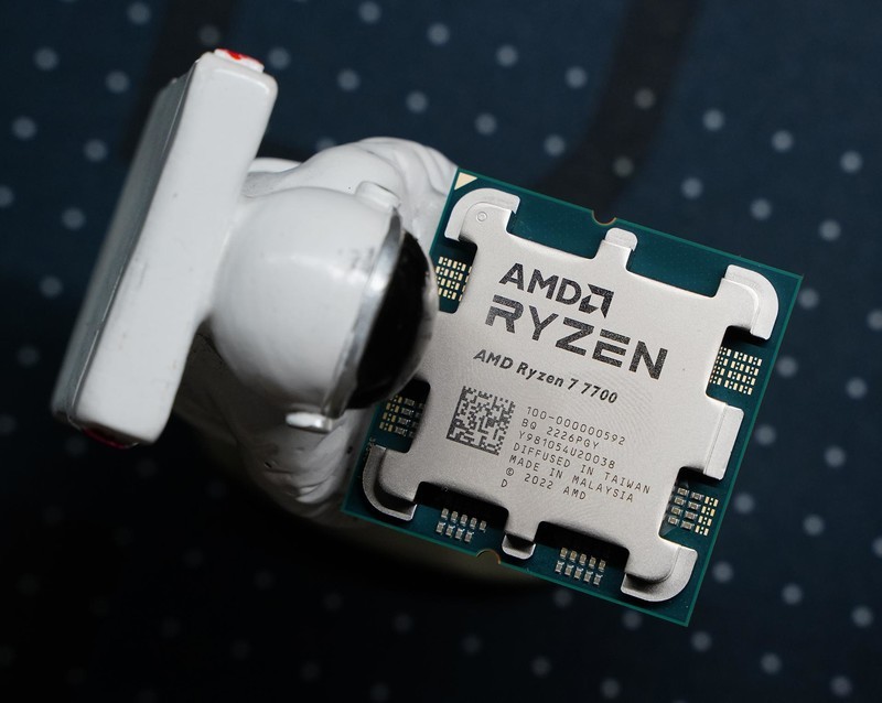 不到2000就能买新8核 AMD锐龙R7 7700上手体验！