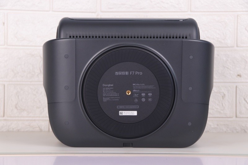 护眼三色光源，真4K不虚标！当贝F7 Pro评测分享