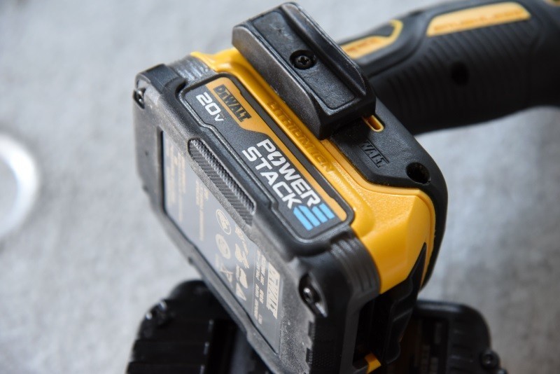 得伟20V MAX*POWERSTACK聚能锂电池开箱上手小试