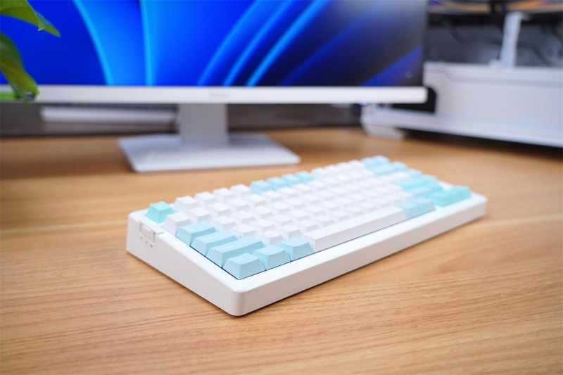 天空轴V3加持，如德芙般丝滑，达尔优A81三模机械键盘分享