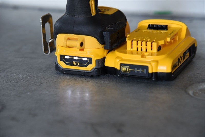 得伟20V MAX*POWERSTACK聚能锂电池开箱上手小试