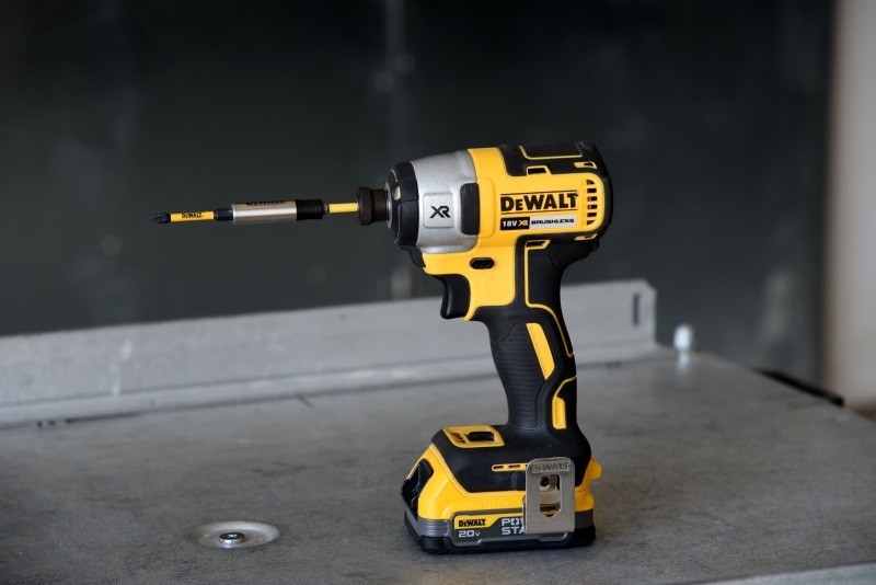 得伟20V MAX*POWERSTACK聚能锂电池开箱上手小试