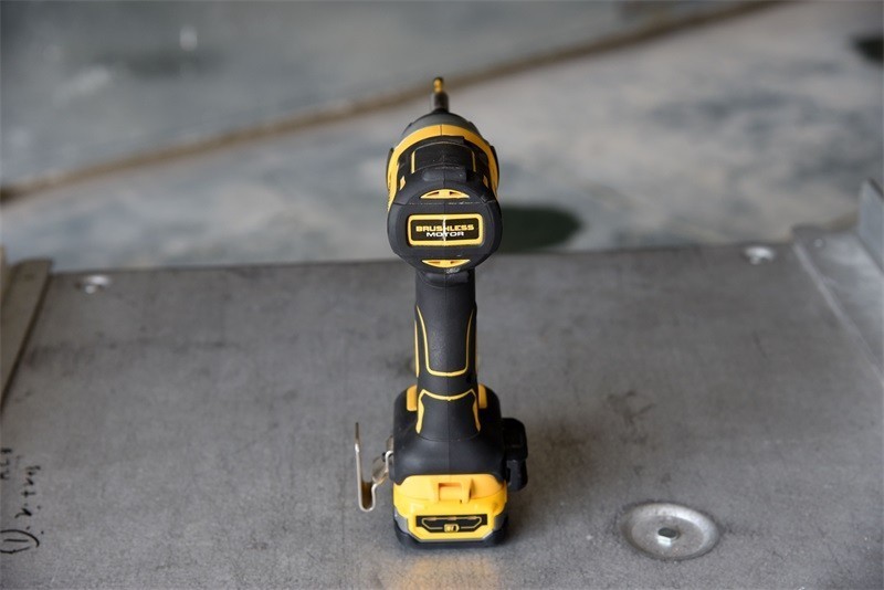 得伟20V MAX*POWERSTACK聚能锂电池开箱上手小试