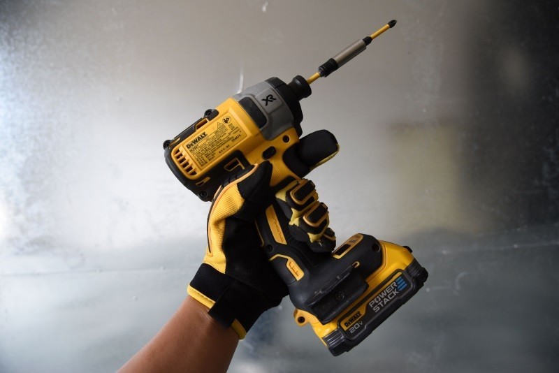 得伟20V MAX*POWERSTACK聚能锂电池开箱上手小试