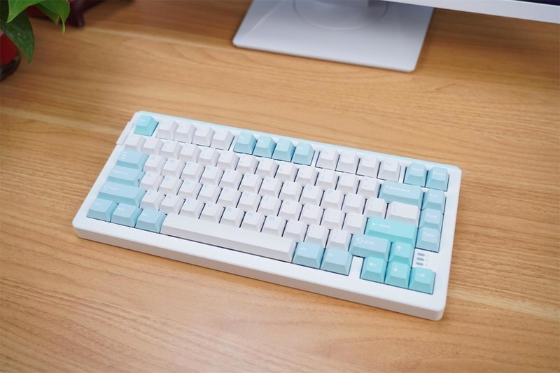 天空轴V3加持，如德芙般丝滑，达尔优A81三模机械键盘分享