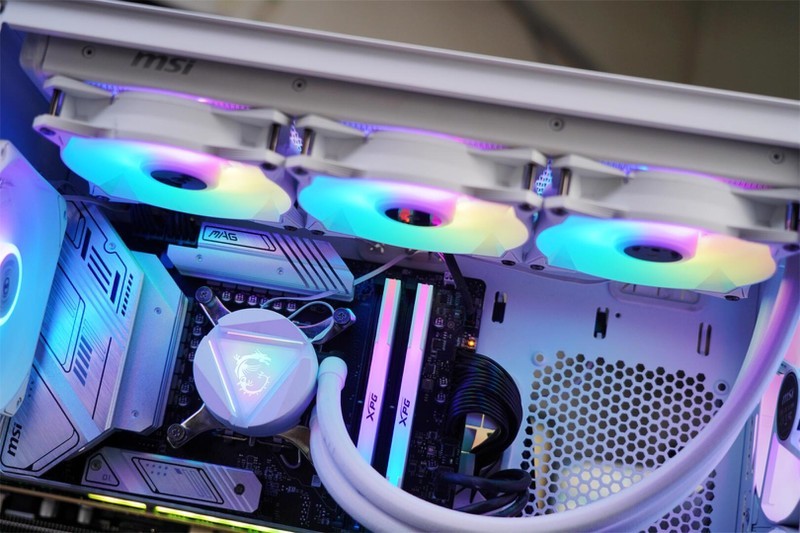 天空轴V3加持，如德芙般丝滑，达尔优A81三模机械键盘分享