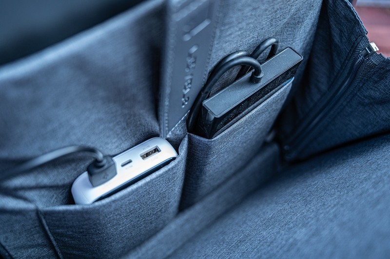 一键前开门快速取物，地平线8号前开口系列行李箱，不一样的20寸登机箱