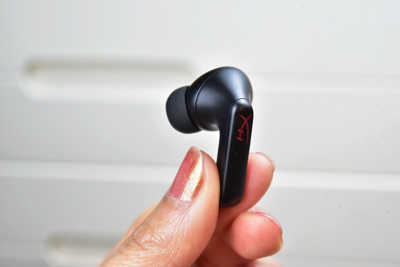 HyperX云雀TWS游戏耳机上手：原汁原味的电竞风