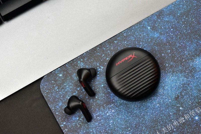 HyperX云雀TWS游戏耳机上手：原汁原味的电竞风