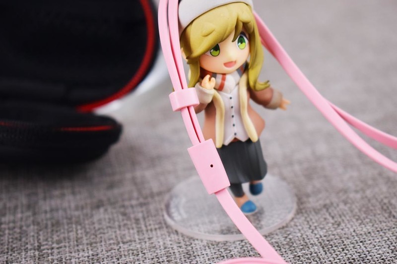 极度未知HyperX云雀游戏耳机粉色版开箱试玩：猛男装备再+1