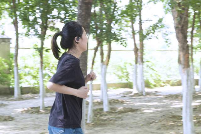 扔掉骨传导，这才是不入耳黑科技—Cleer音弧开放式耳机体验