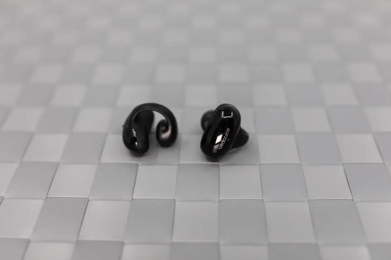 精致和时尚兼备，低调与潮流共存，骨聆SS900真无线骨传导耳机