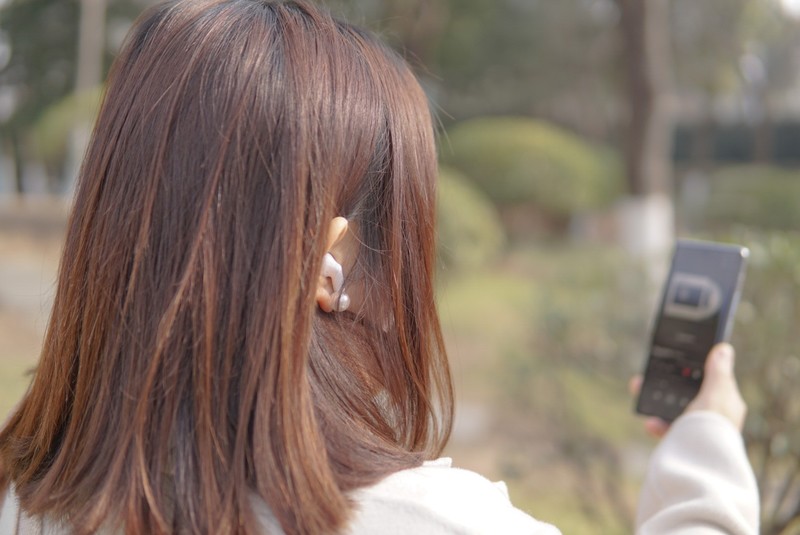 现在200的耳机都做的这么好了？是我肤浅了，早知道就不买贵的了