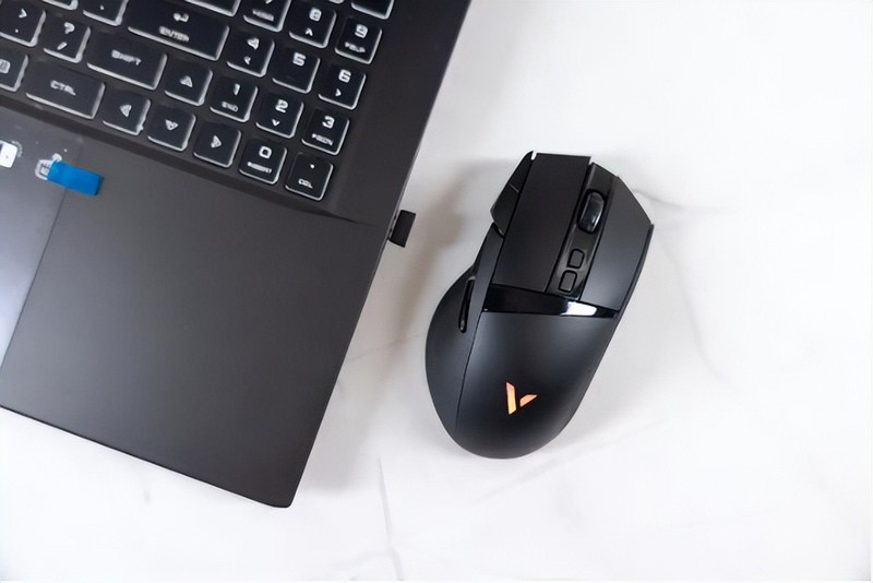 更适合右手，操作更丝滑，雷柏VT350S双模游戏鼠标体验