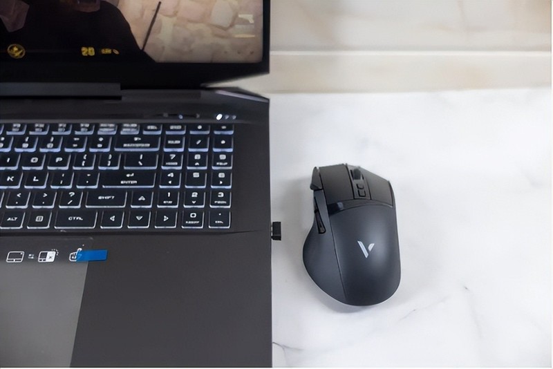 更适合右手，操作更丝滑，雷柏VT350S双模游戏鼠标体验