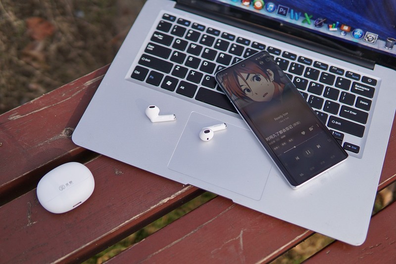 现在200的耳机都做的这么好了？是我肤浅了，早知道就不买贵的了