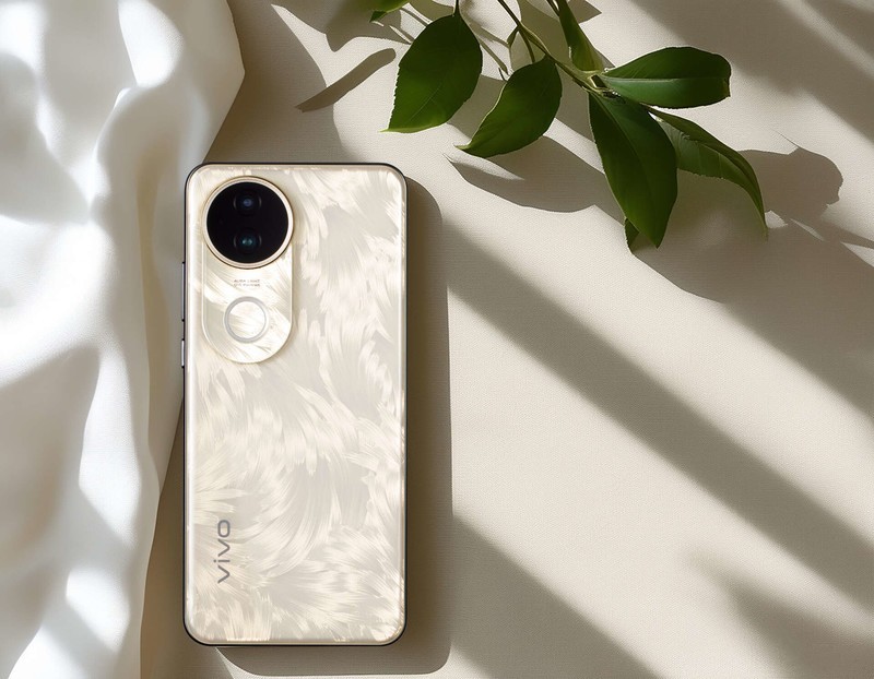 vivo S20纤薄身姿却有卓越性能，轻奢美学新高度