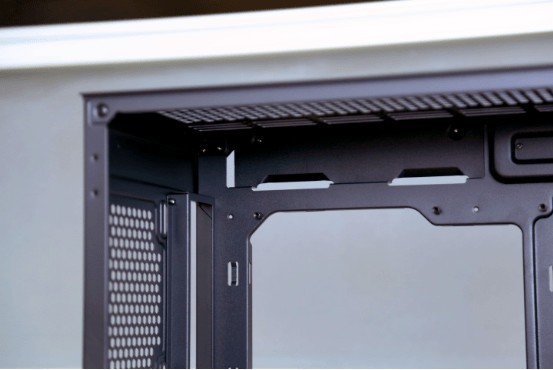 中塔机箱已死？大主板就该有大空间