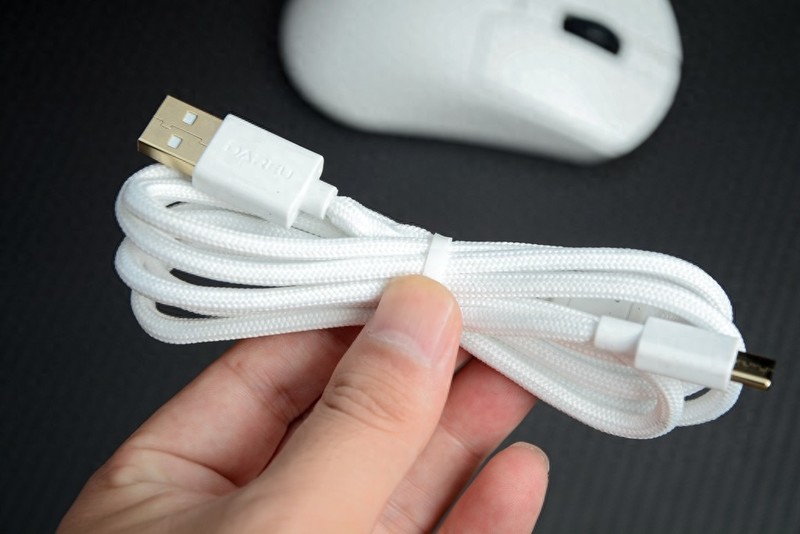 4K回报率、PAW3395引擎、54g轻量化，达尔优A950PRO三模鼠标体验