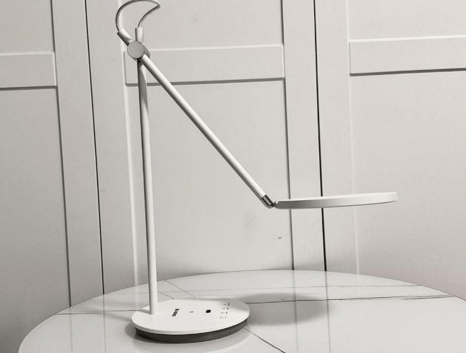 孩子用的灯什么样的好？劣质LED台灯所带来的三大危害