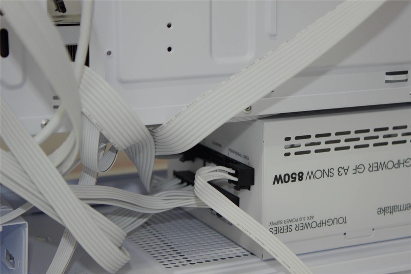 分享一下，搭建一套Thermaltake的海景房主机，到底有多爽