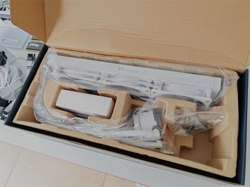 分享一下，搭建一套Thermaltake的海景房主机，到底有多爽