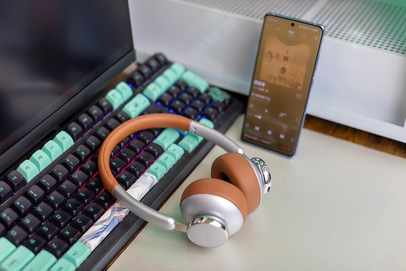 时尚穿搭新选择，唐麦H9复古头戴式蓝牙耳机，让你出街更有型