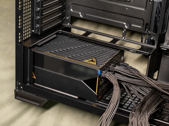 碳化硅加持，真传家宝，微星MEG Ai1600T PCIE5超神电源首发晒单