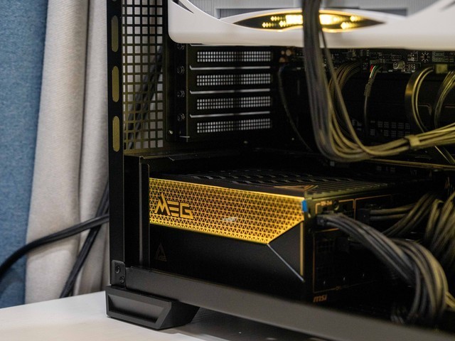 碳化硅加持，真传家宝，微星MEG Ai1600T PCIE5超神电源首发晒单