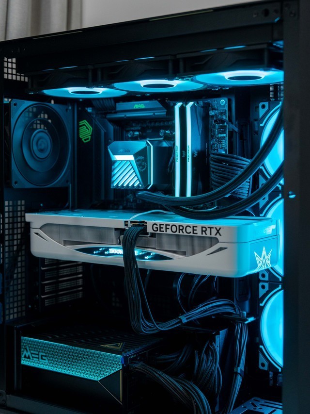 碳化硅加持，真传家宝，微星MEG Ai1600T PCIE5超神电源首发晒单