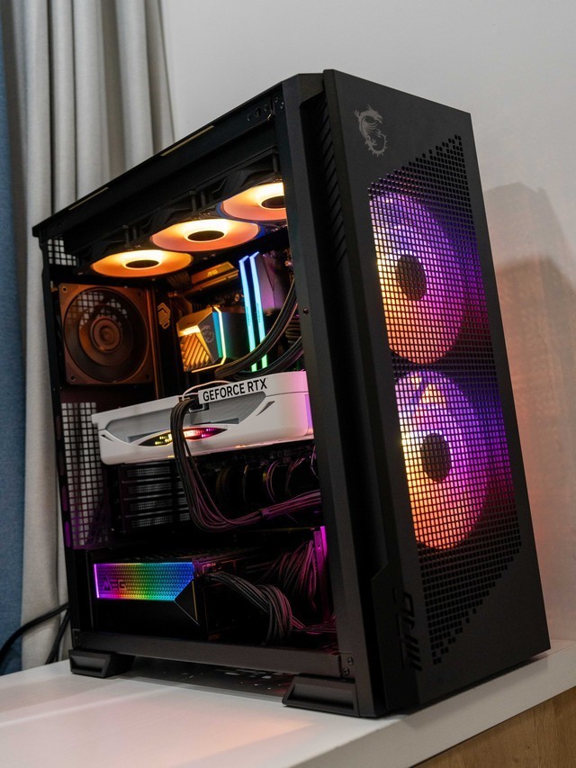 碳化硅加持，真传家宝，微星MEG Ai1600T PCIE5超神电源首发晒单