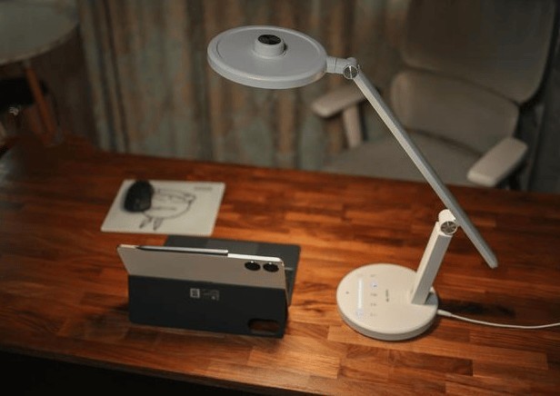 护眼灯哪个品牌最好用？2025年人气飙升榜护眼灯排名前十的品牌