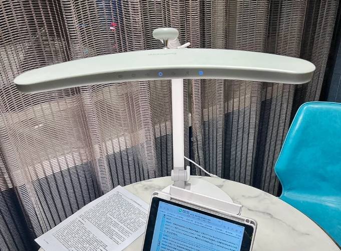 护眼灯哪个品牌最好用？2025年人气飙升榜护眼灯排名前十的品牌