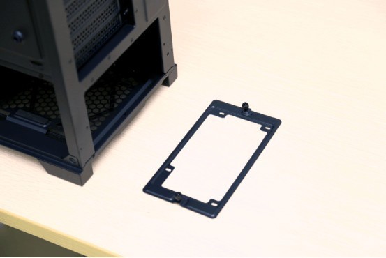 中塔机箱已死？大主板就该有大空间