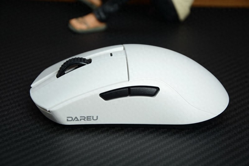 4K回报率、PAW3395引擎、54g轻量化，达尔优A950PRO三模鼠标体验