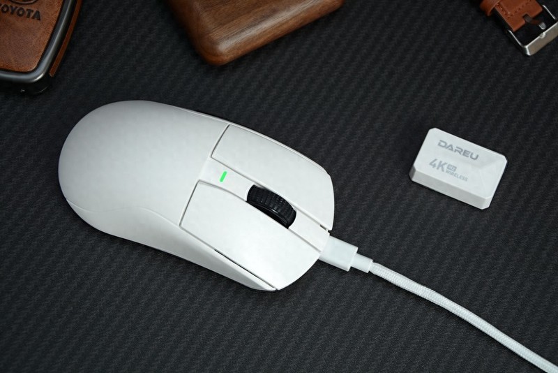 4K回报率、PAW3395引擎、54g轻量化，达尔优A950PRO三模鼠标体验