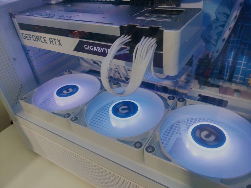 分享一下，搭建一套Thermaltake的海景房主机，到底有多爽