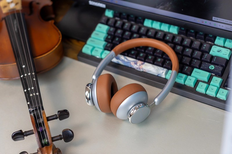 时尚穿搭新选择，唐麦H9复古头戴式蓝牙耳机，让你出街更有型